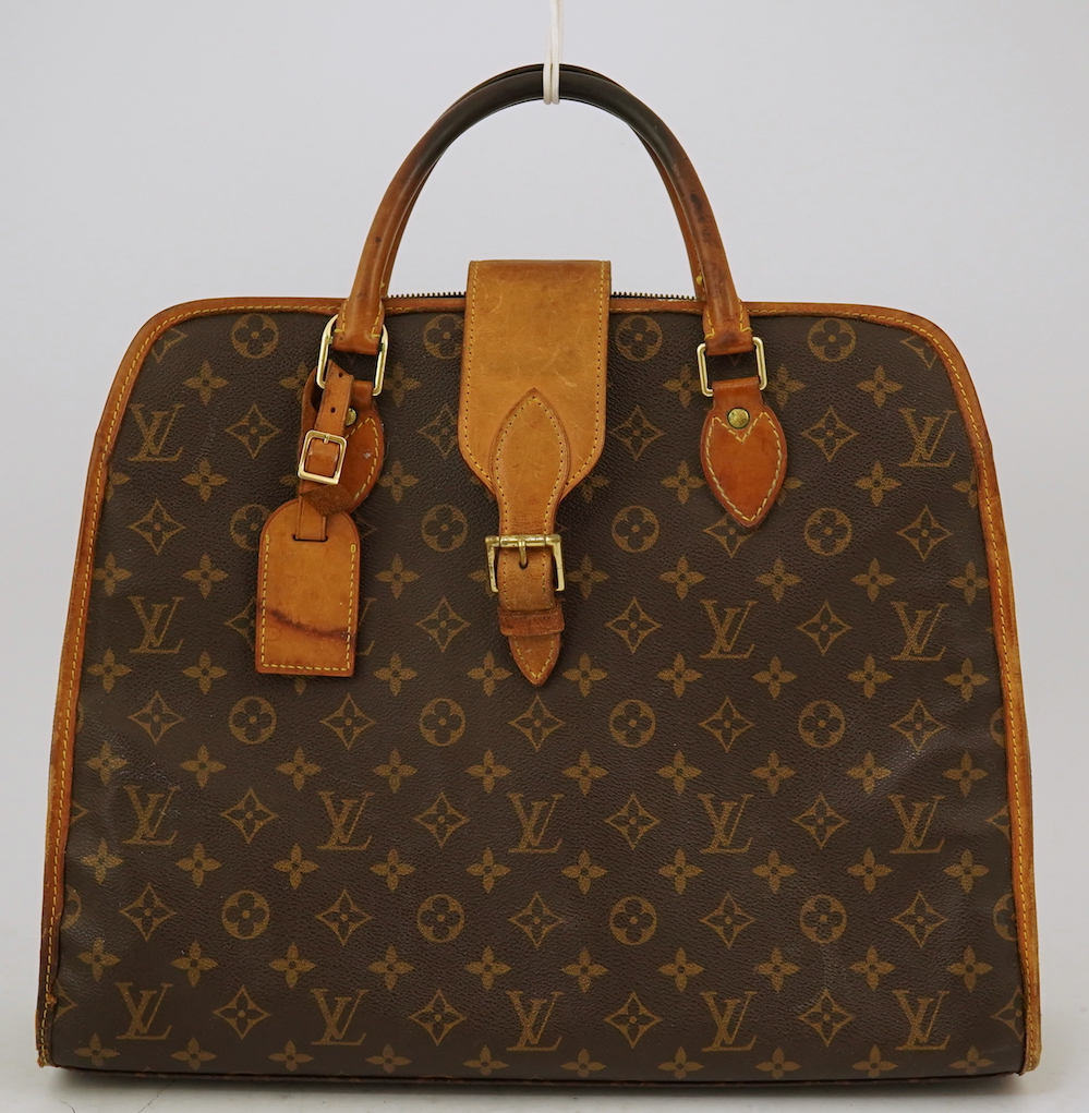 A Louis Vuitton handbag